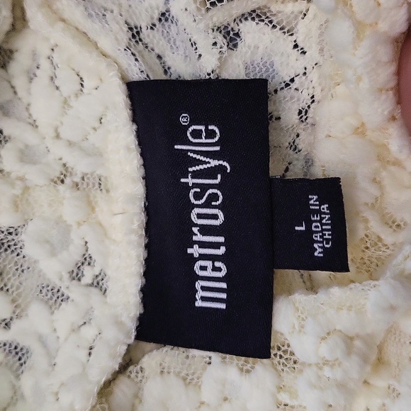 MetroStyle Lace Mock Neck Top (Size L) - Picture 4 of 5